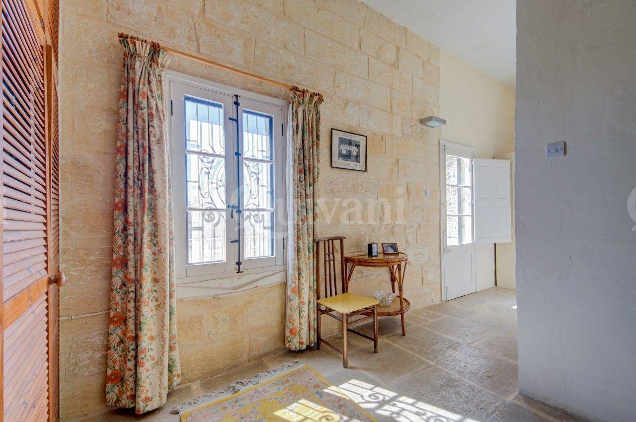 Converted Farmhouse with Pool, land and garage