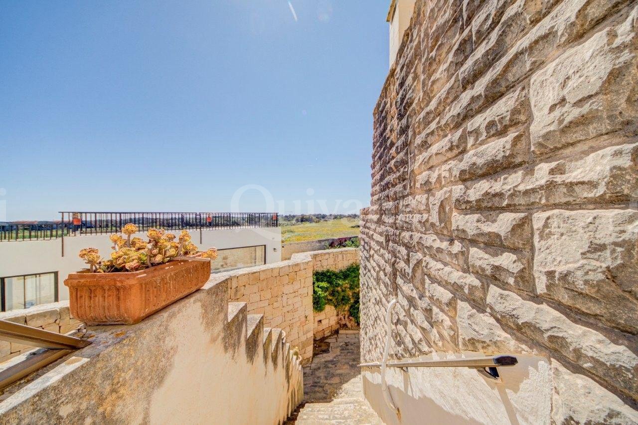 Converted Farmhouse with Pool, land and garage
