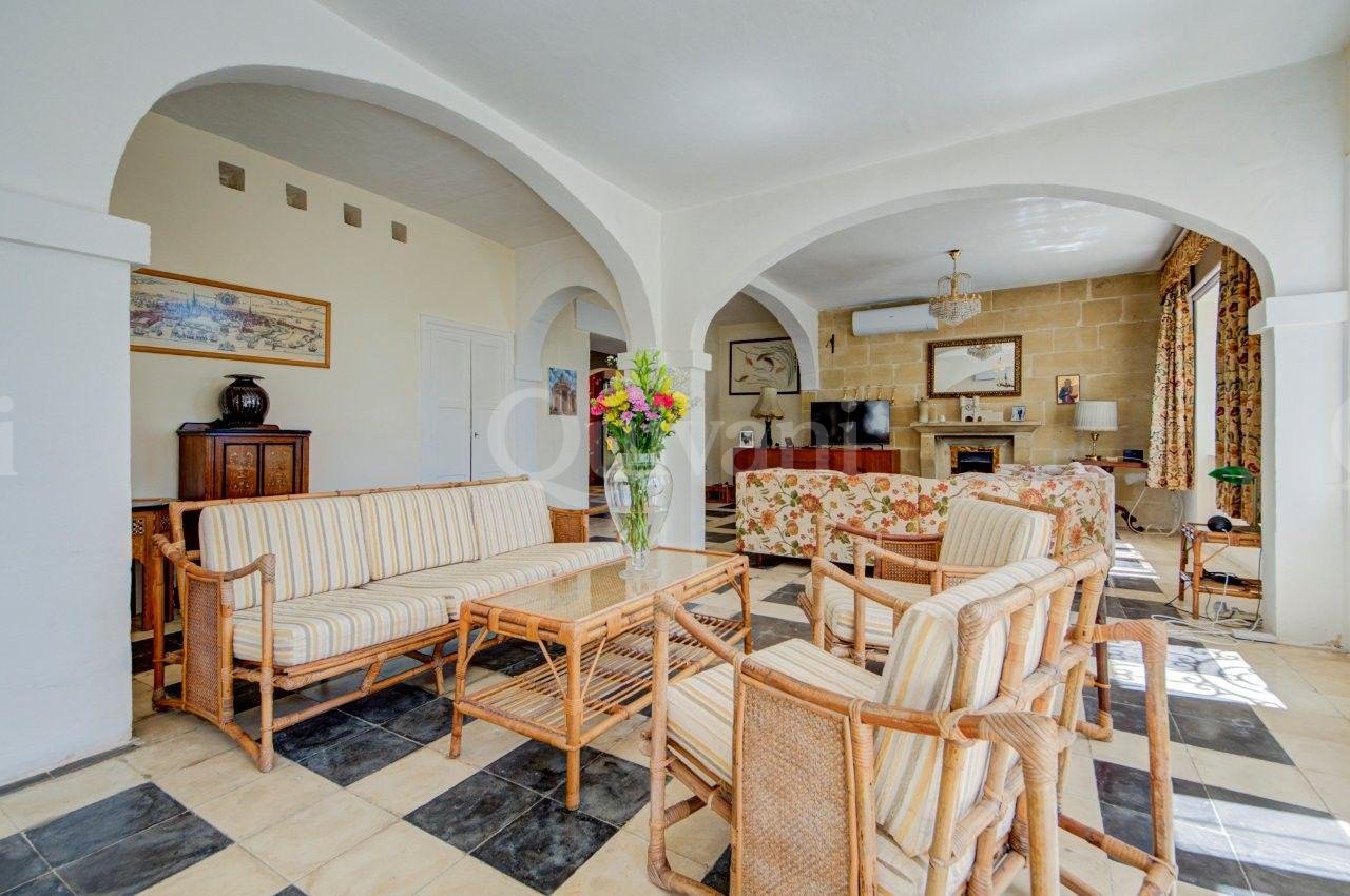 Converted Farmhouse with Pool, land and garage