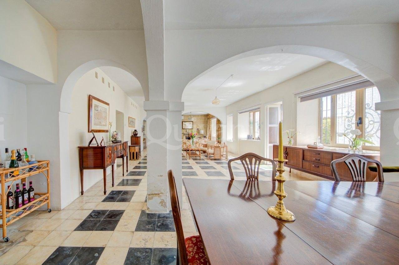 Converted Farmhouse with Pool, land and garage