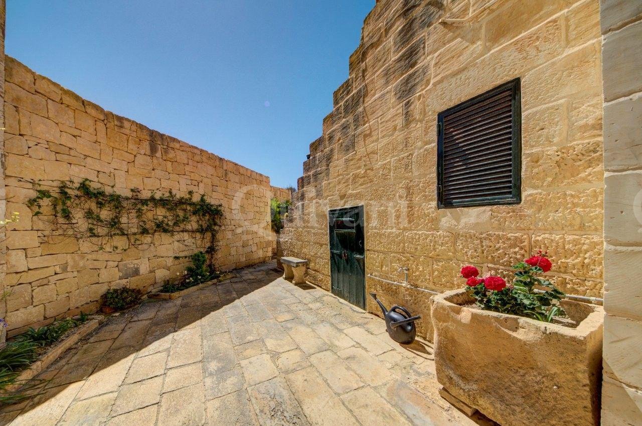 Converted Farmhouse with Pool, land and garage