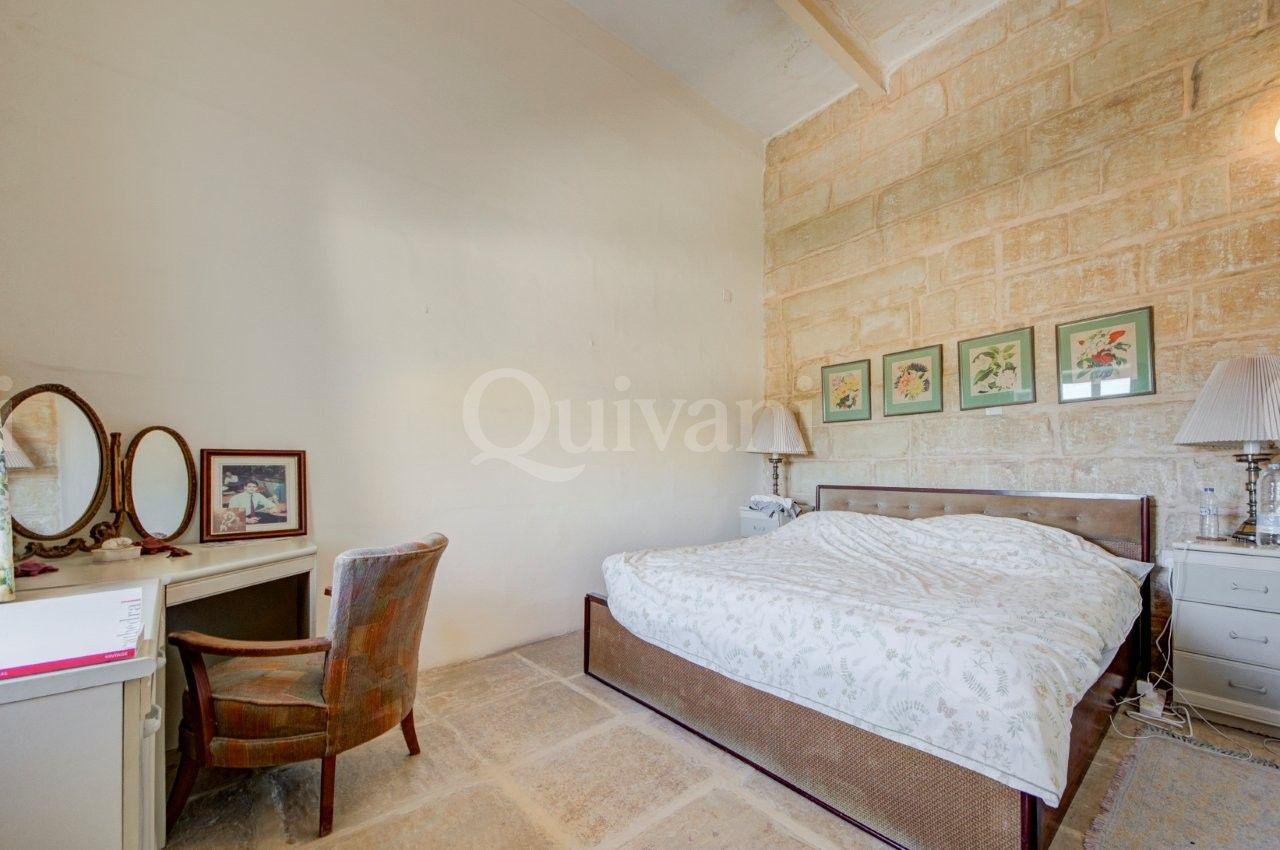 Converted Farmhouse with Pool, land and garage