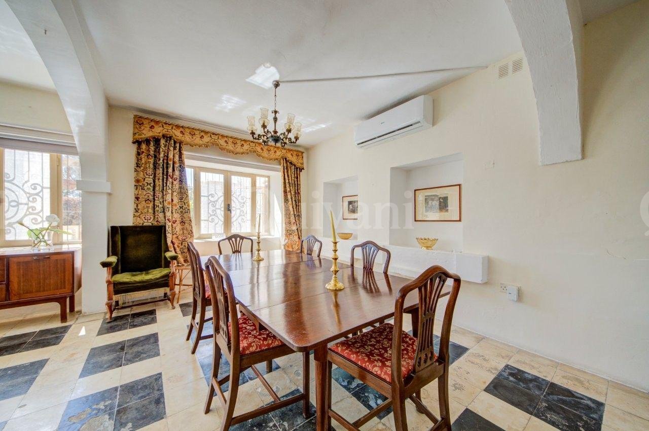 Converted Farmhouse with Pool, land and garage