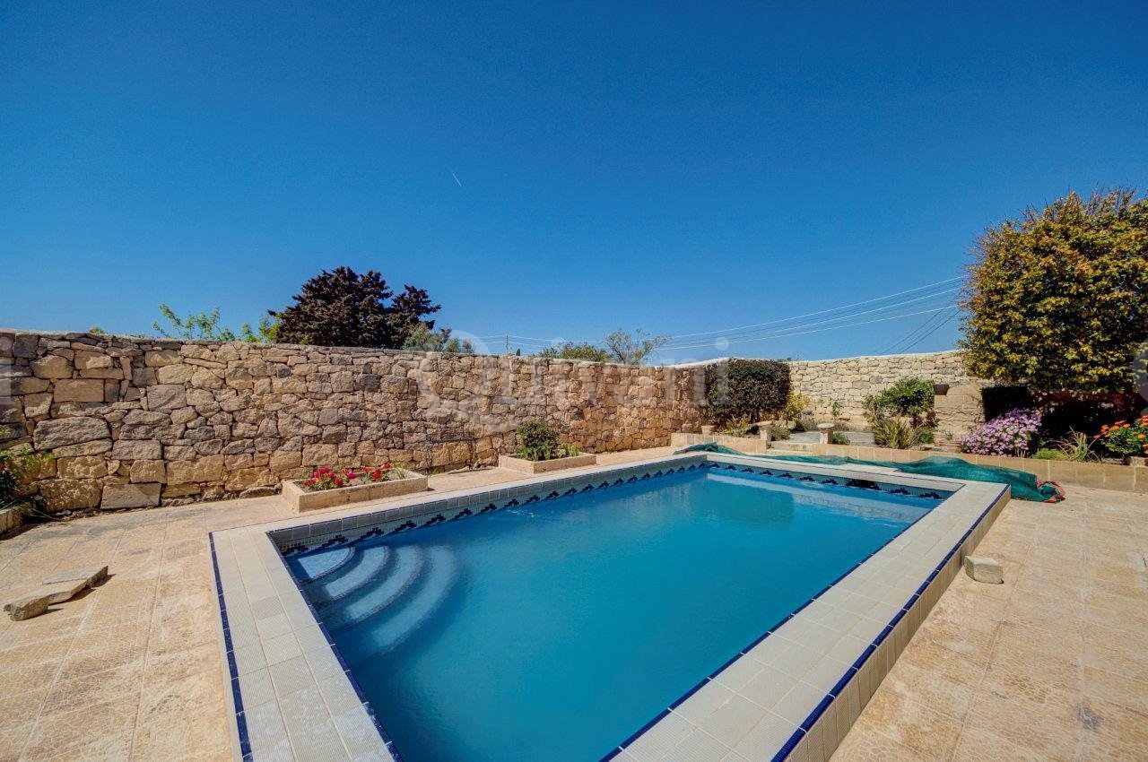 Converted Farmhouse with Pool, land and garage